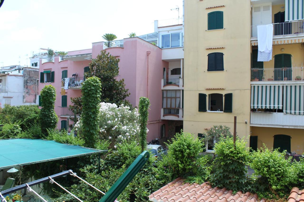La Casa Ridente : Ischia Porto Apartment Exterior photo