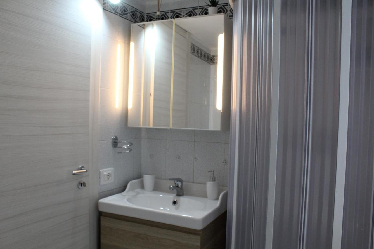 La Casa Ridente : Ischia Porto Apartment Exterior photo