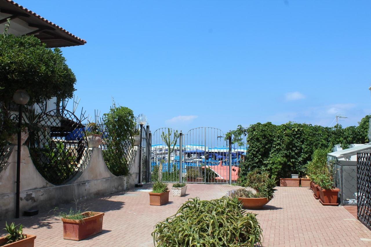 La Casa Ridente : Ischia Porto Apartment Exterior photo